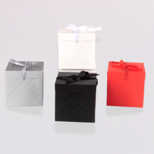 Caja de Regalo Triángulos (M) 15*15*15 cm