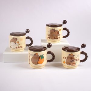Taza con Tapa y Cuchara Diseño Capibara 390 ml