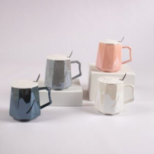 Taza con Tapa y Cuchara Diseño Geométrico 420 ml