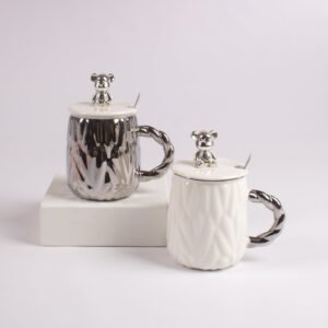 Taza con Tapa y Cuchara Diseño Texturizado Acabado Espejo 460 ml